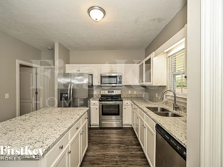 837 Manderlay Way — Photo 8