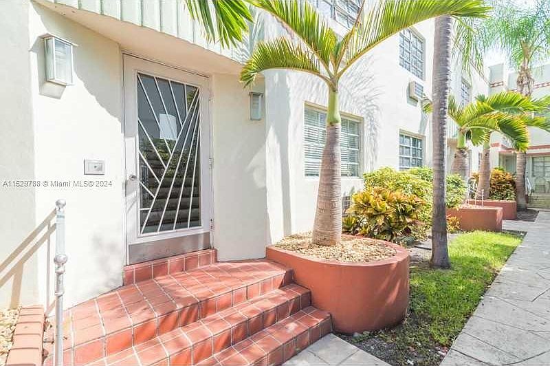 1st image of 1035 West Ave #1I