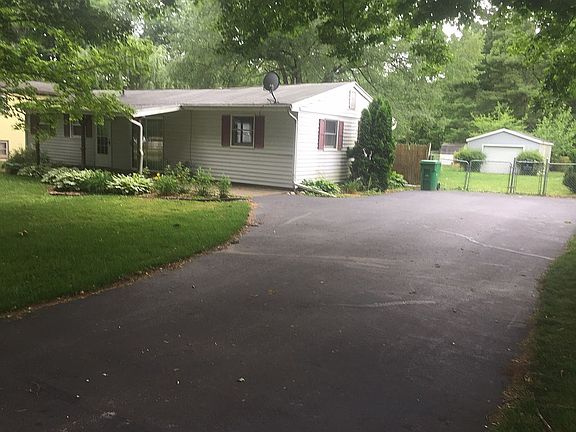 5th image of 134 Hazel Ave