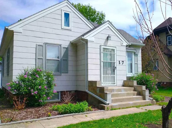 17 1st Ave NE, Fairfax, MN 55332