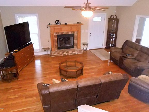 5th image of 115 Millstone Dr
