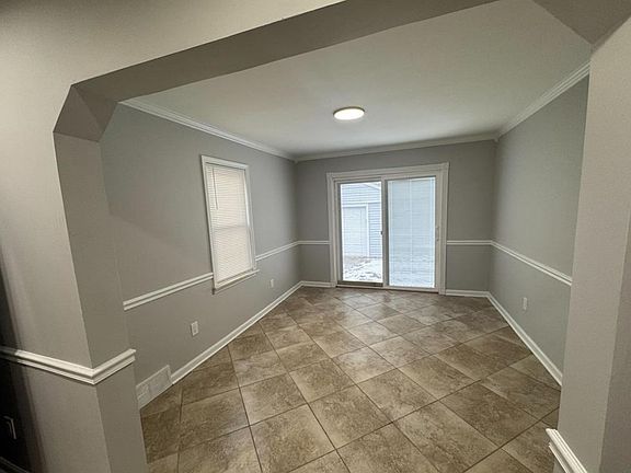3rd image of 1753 E Milton Ave