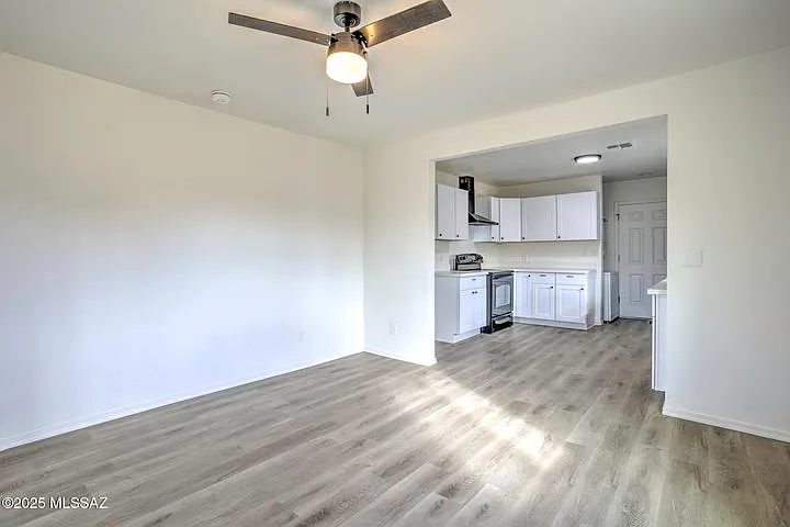 1033 S Fremont Ave — Photo 13
