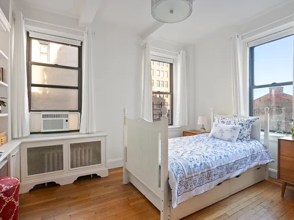 18 West 70th Street image 7 of 22