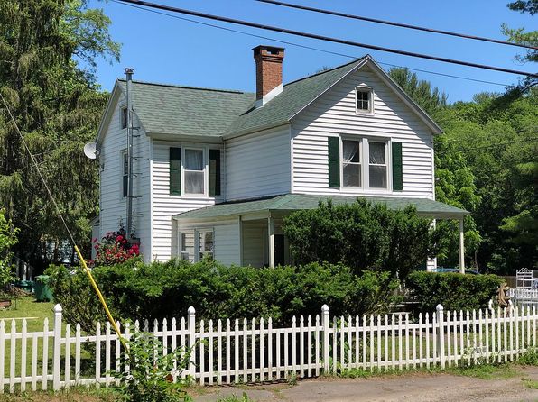 1054 Main St