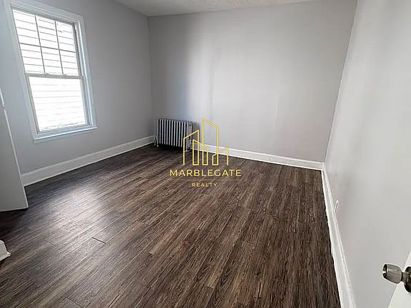 2nd image of 381 Leslie St #22