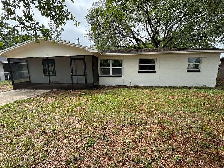 2436 Lilly St — Photo 4
