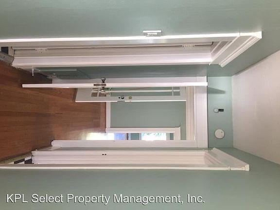 5th image of 137 Cherry Ave APT 3