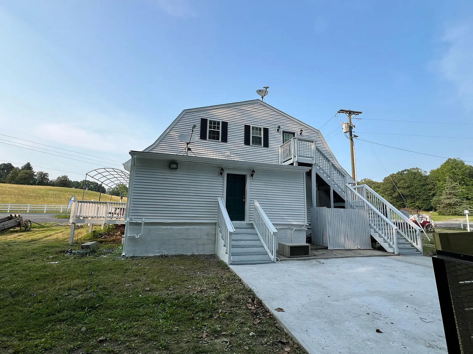 3 bed, 1900 sqft, $1,500 — Photo 2