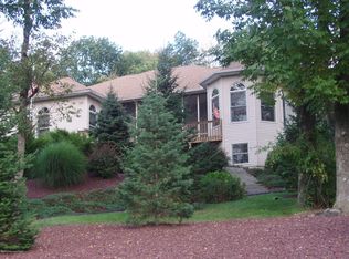 264 Eastshore Dr, East Stroudsburg, PA 18301