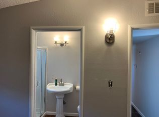 105 Rall Ave, Clovis, CA 93612