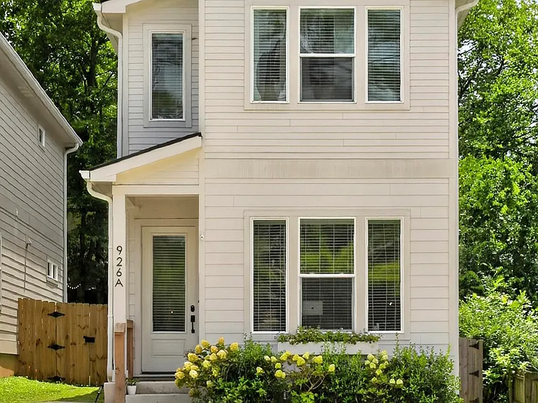 962 Strouse Ave #A — Photo 2