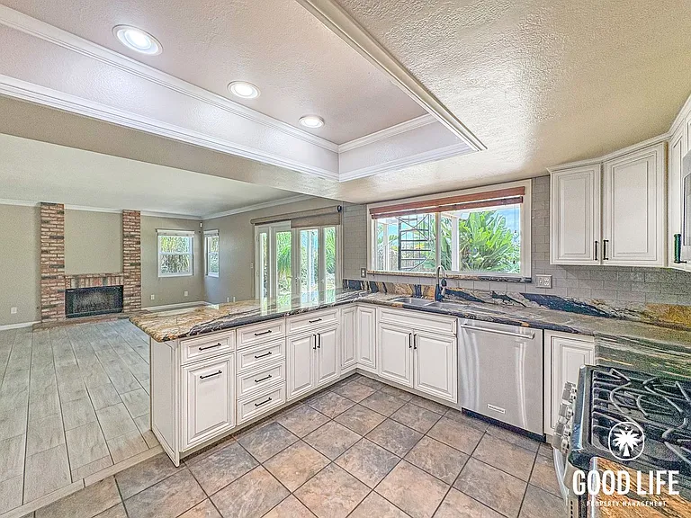 340 Penrod Ct — Photo 14
