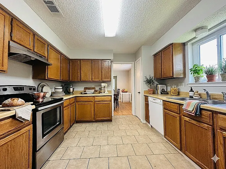 3117 Kingswood Dr — Photo 24