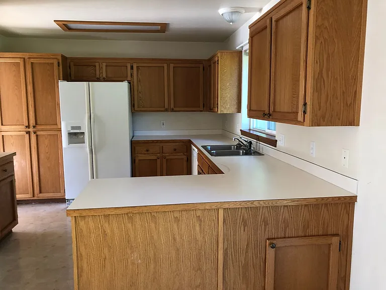 749 SW Regency Dr — Photo 5