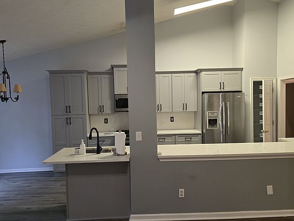 4th image of 1002 Wicker Pine Dr