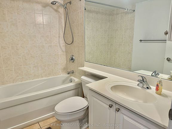 3rd image of 231 Fort York Blvd #428