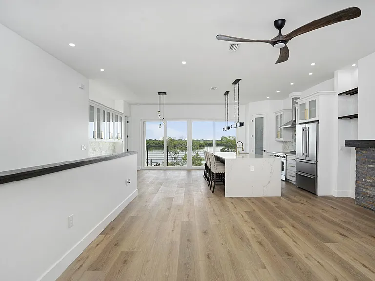 711 Tropical Dr — Photo 29