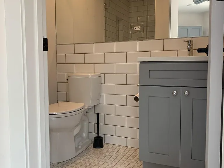 5827 N Ridge Ave #101 — Photo 6