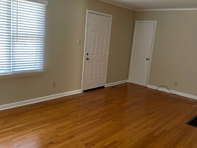 224 E Lee Ave — Photo 7