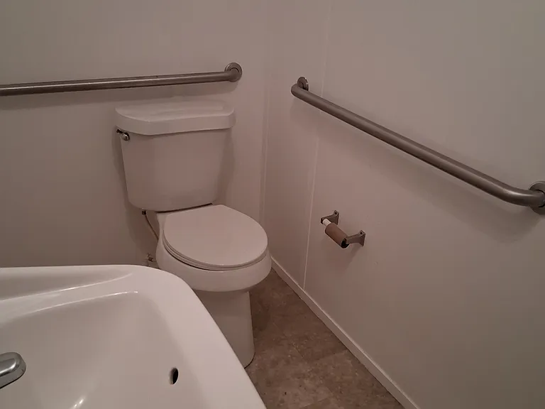 Handi-capable Bathroom