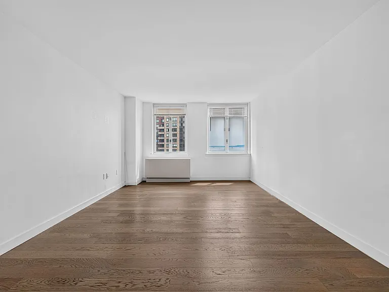 225 Rector Pl #22F — Photo 8