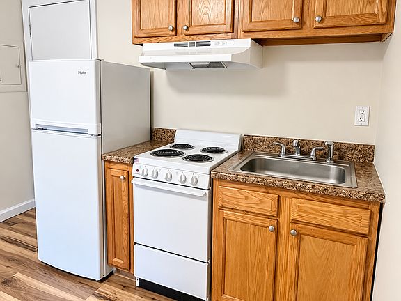 3rd image of 145 Whiting St APT 4