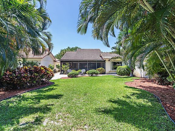 4th image of 2570 Iroquois Cir