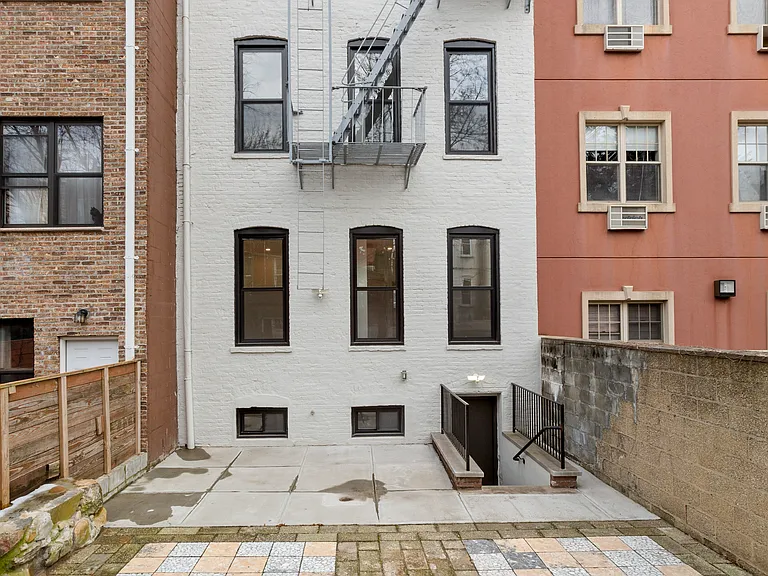 364 Menahan St #2 — Photo 9