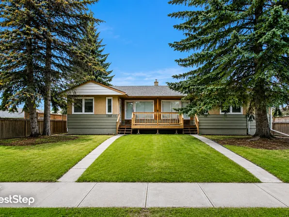 11112 116th St NW Unit 2, Edmonton, AB T5G 2V6