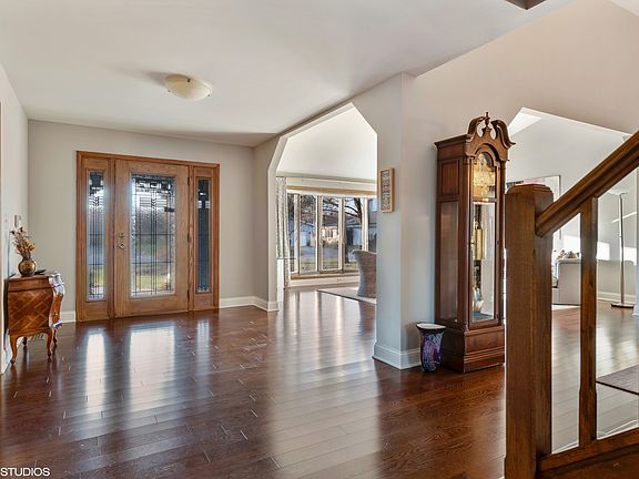 3rd image of 2245 Sussex Ln