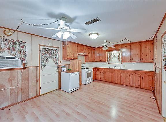 3rd image of 409 Kimbrough St