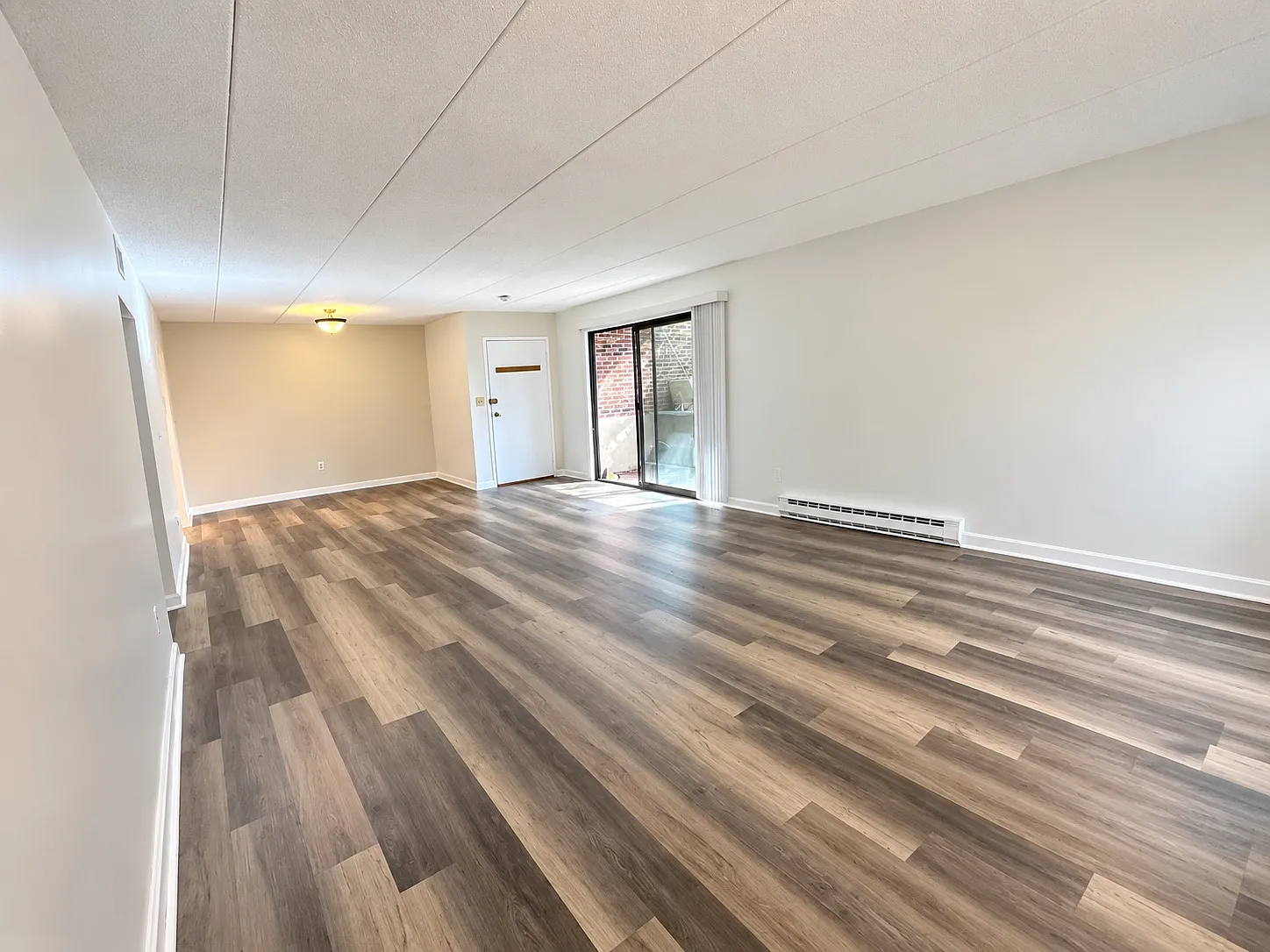2 bed, 1170 sqft, $2,900 — Photo 2