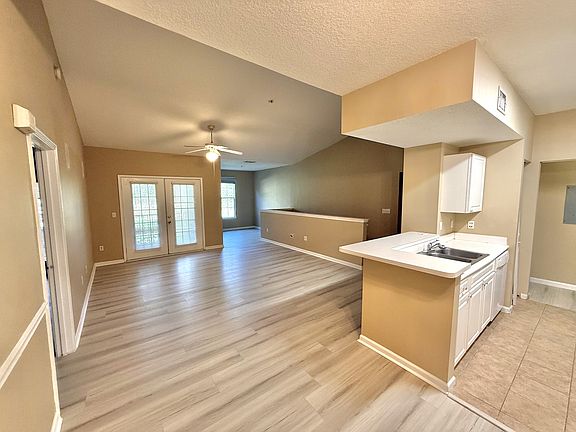 4th image of 14226 Fredricksburg Dr #212-1