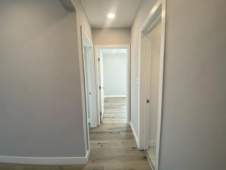 1057 E Hyde Park Blvd #A — Photo 11