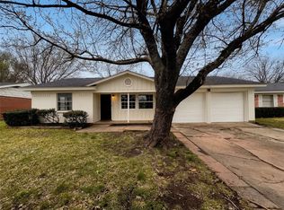 802 N Hughes St, Howe, TX 75459