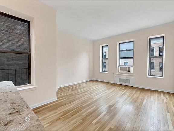 3rd image of 30 E 95th St APT 5A