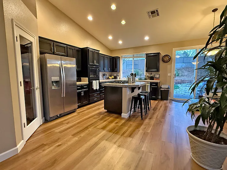 4312 Lafayette Dr — Photo 6
