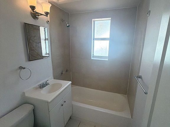 5th image of 3669 Thomas Ave APT 10