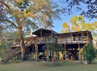 882 SE Riverside West Dr, Branford, FL 32008