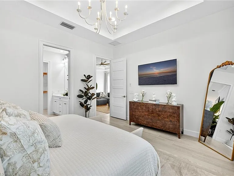 8877 Yucatan Ct — Photo 18