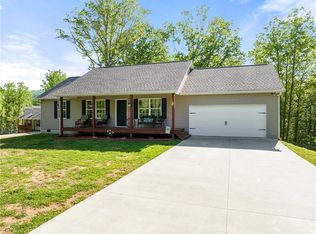 34 Clearview Dr, Cleveland, GA 30528