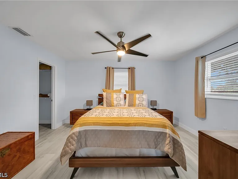 299 Rotonda Cir — Photo 11