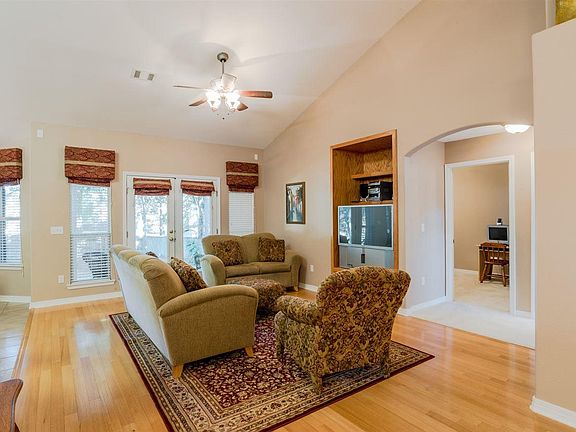 3rd image of 1650 Kinsale Dr