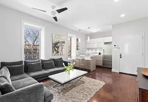 3rd image of 142 Edgecombe Ave #2B