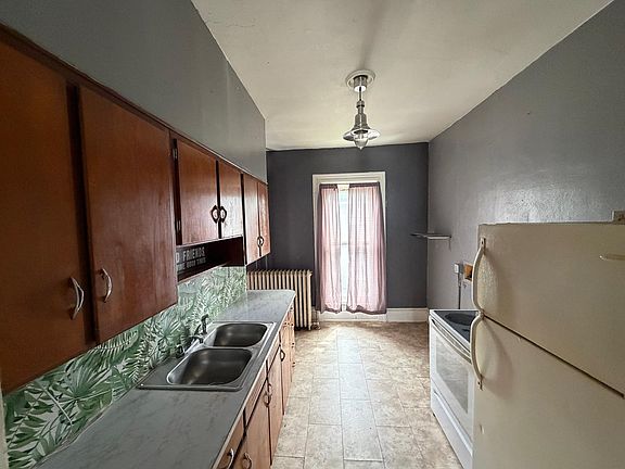 4th image of 726 N Downing St Unit 3