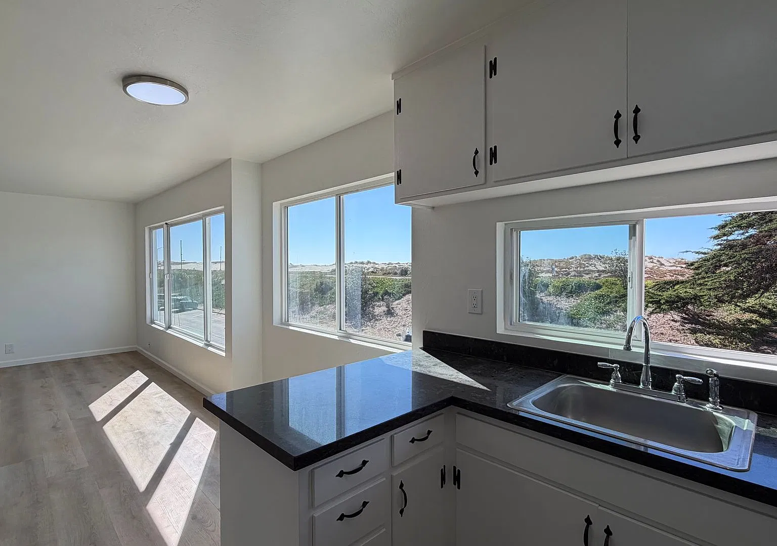 1301-1361 La Playa Street (1065r) — Photo 1