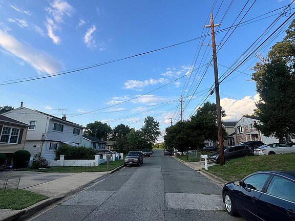 3rd image of 1521 Shamrock Ave