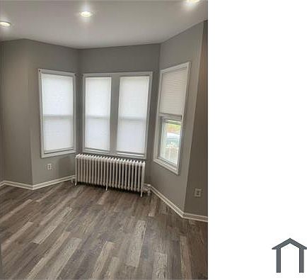 3rd image of 95 Jewett Ave Floor 1