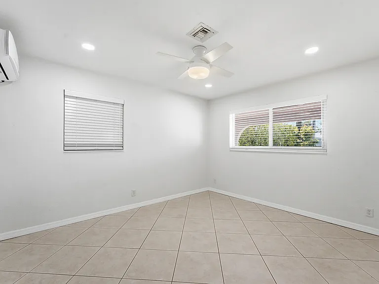 1641 NE 56th Ct — Photo 27